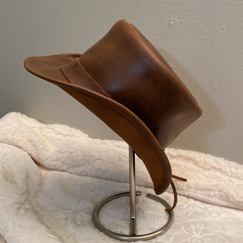 Steampunk. Great brown leather top hat. Size xs.